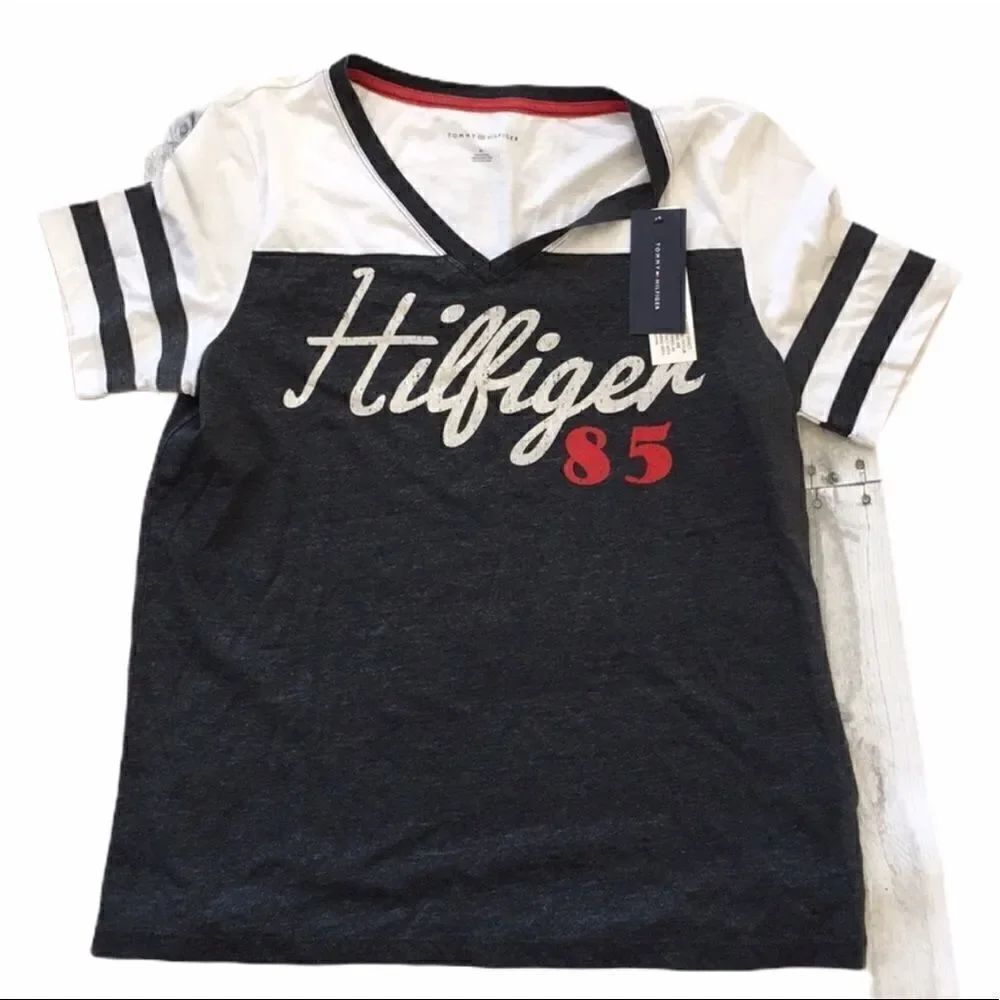 Tommy Hilfiger short sleeve logo blue white top M